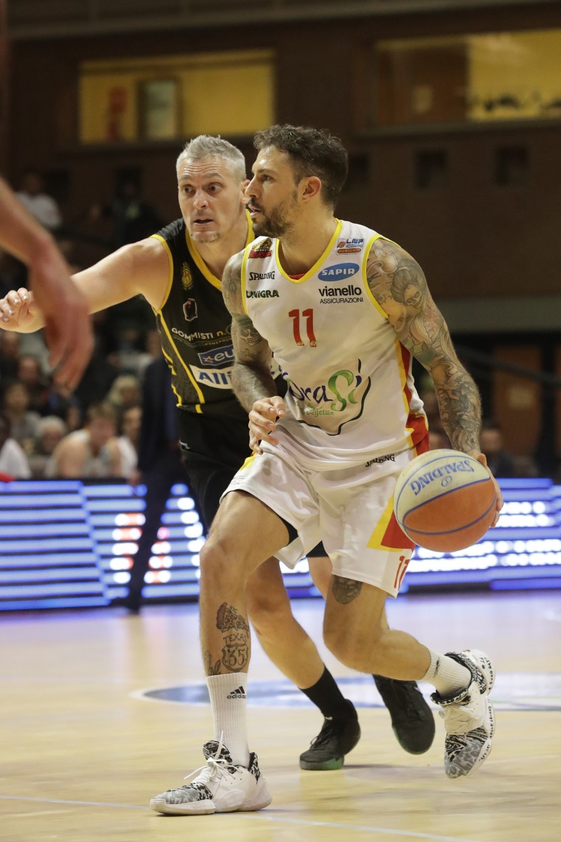 LNP serie A2 ventitreesima giornata.  OraSì Basket Ravenna - Allianz San Severo.