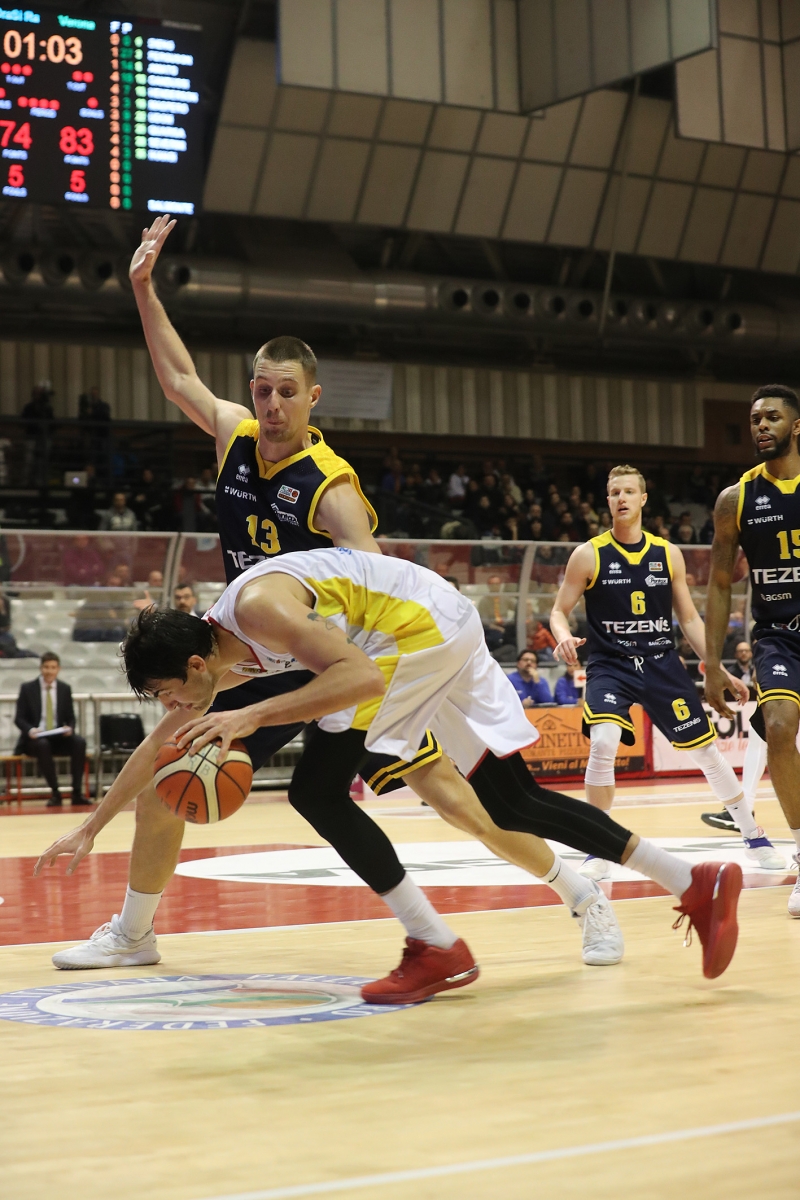 LNP serie A2 Dodicesima giornata. OraSì Basket Ravenna - Tezenis Verona.