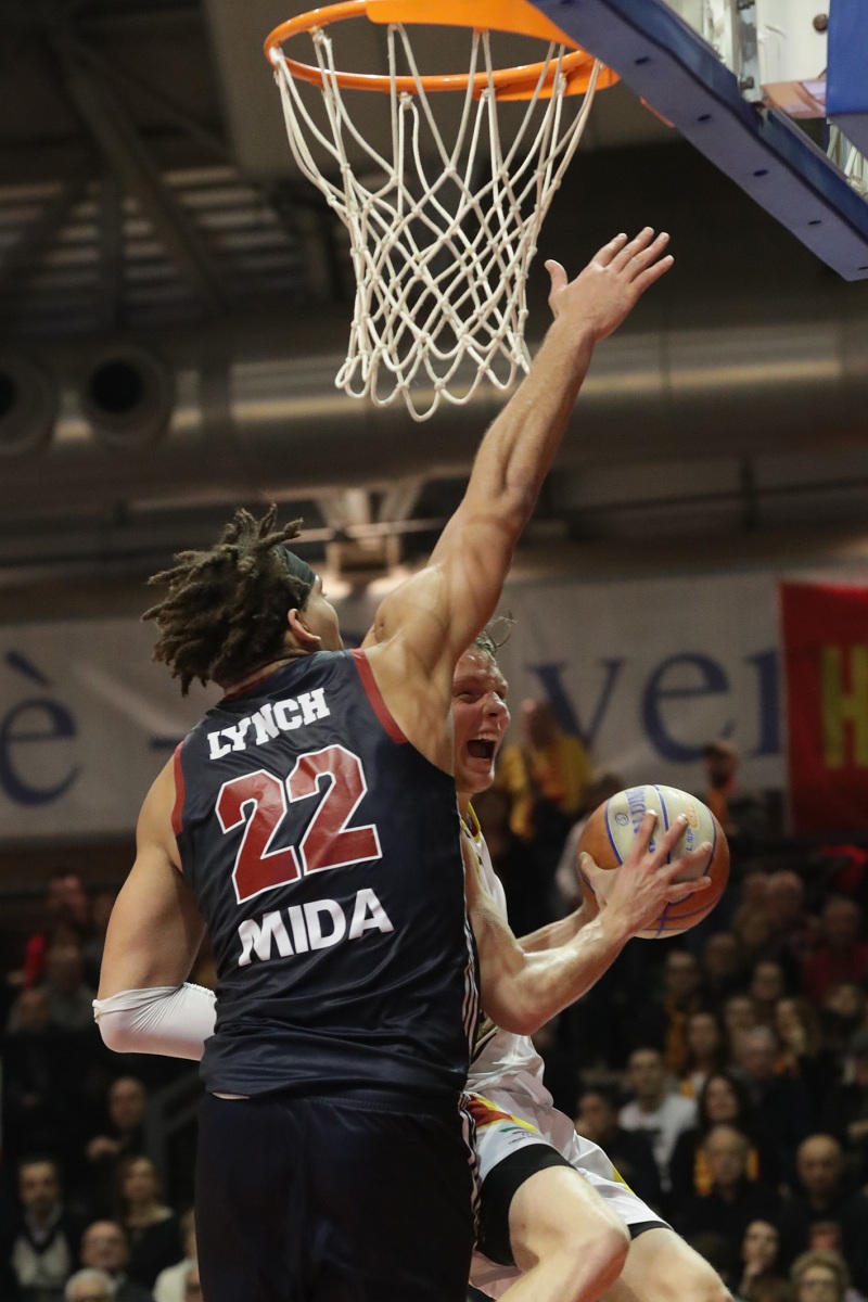 LNP serie A2 ventinesima giornata.  OraSì Basket Ravenna - Urania Milano.
